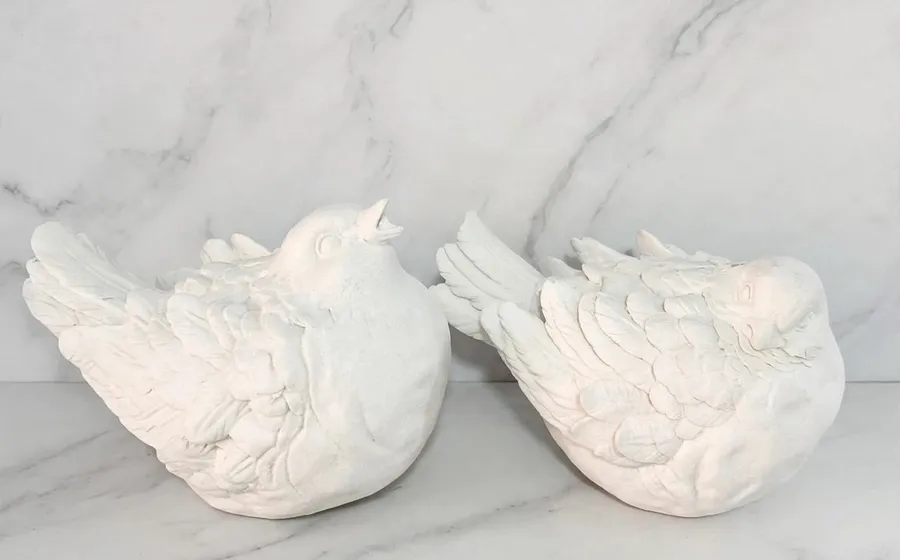 Pareja de pájaros cantores - Relieve de marmolina