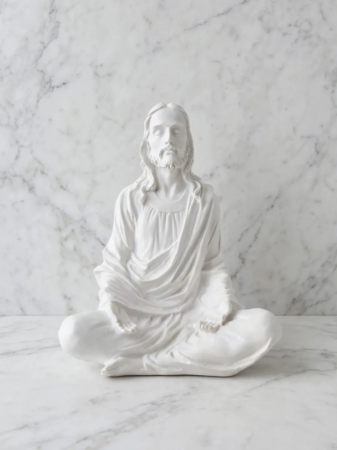 Figura de Jesús meditando — view 1