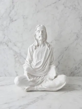 Figura de Jesús meditando