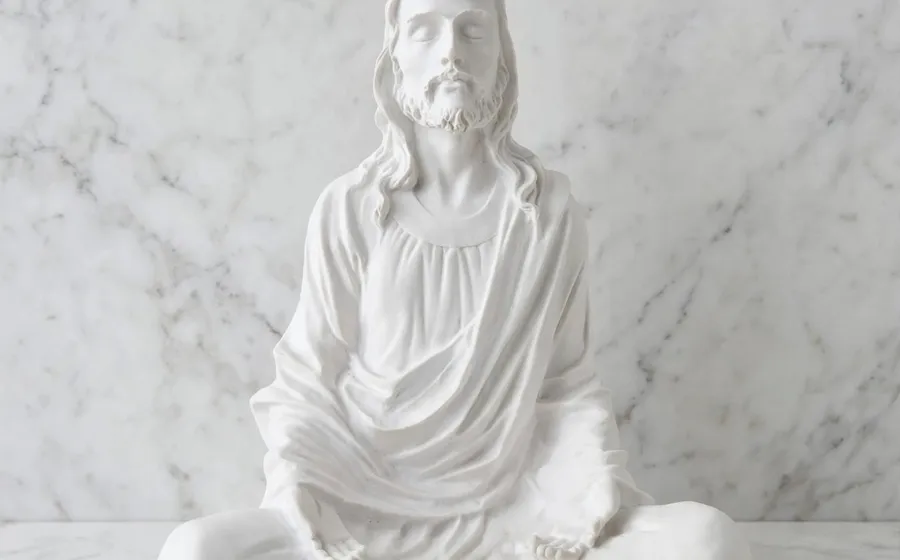Figura de Jesús meditando - Figura de marmolina