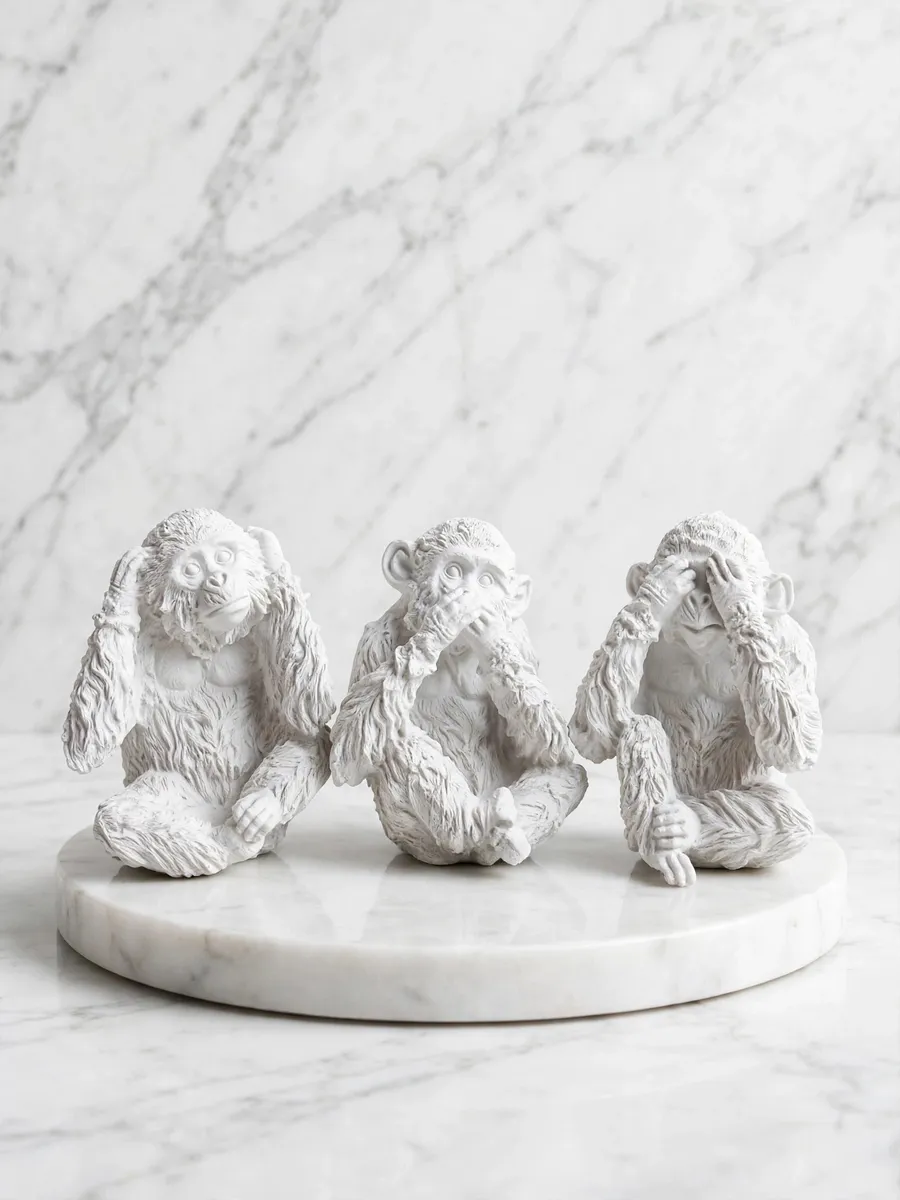 Pieza 50 — Los tres monos sabios
