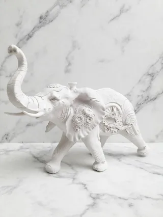 Elefante estilo steampunk con engranajes