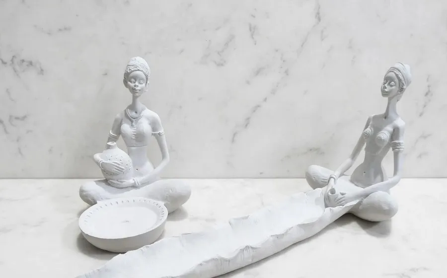 Set de figuras de mujeres con portainciensos - Figura de marmolina