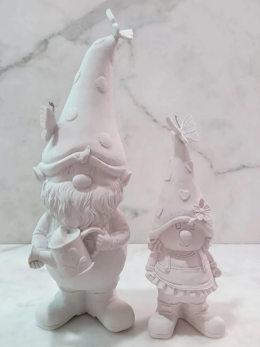 Pieza 48 — Pareja de gnomos de jardín