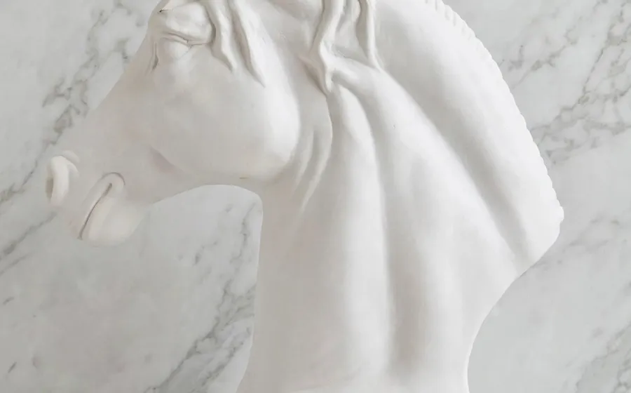 Busto de caballo clásico - Figura de marmolina
