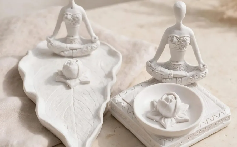 Figuras de Meditación sobre Bases Naturales - Relieve de marmolina